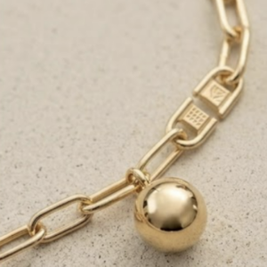 Dal (Lluna): “Brillantor eterna en armonia circular.”